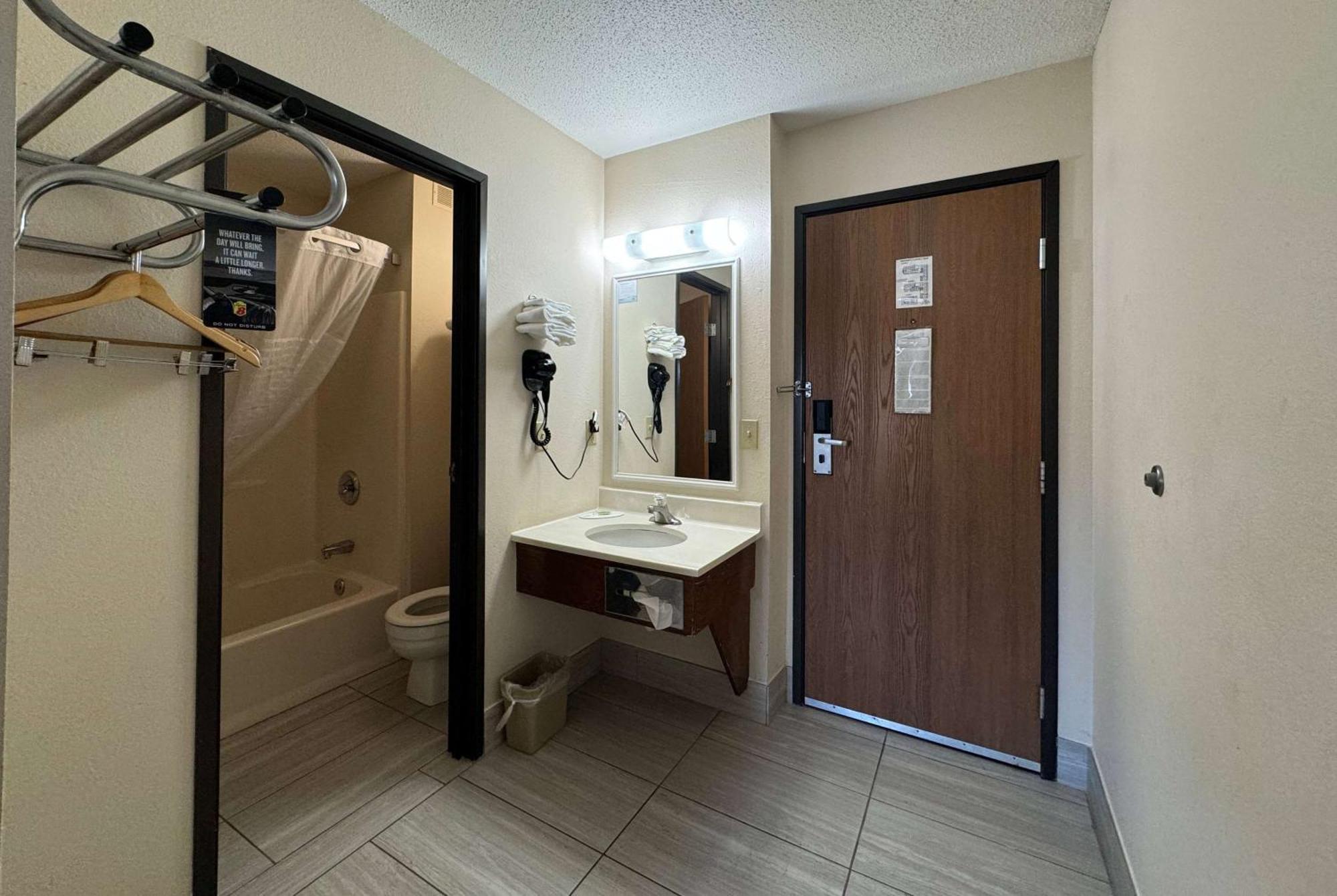 מלון Super 8 By Wyndham Columbia Clark Lane מראה חיצוני תמונה